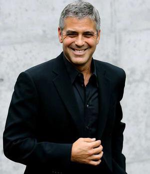 Клуни - черная рубашка и пиджак